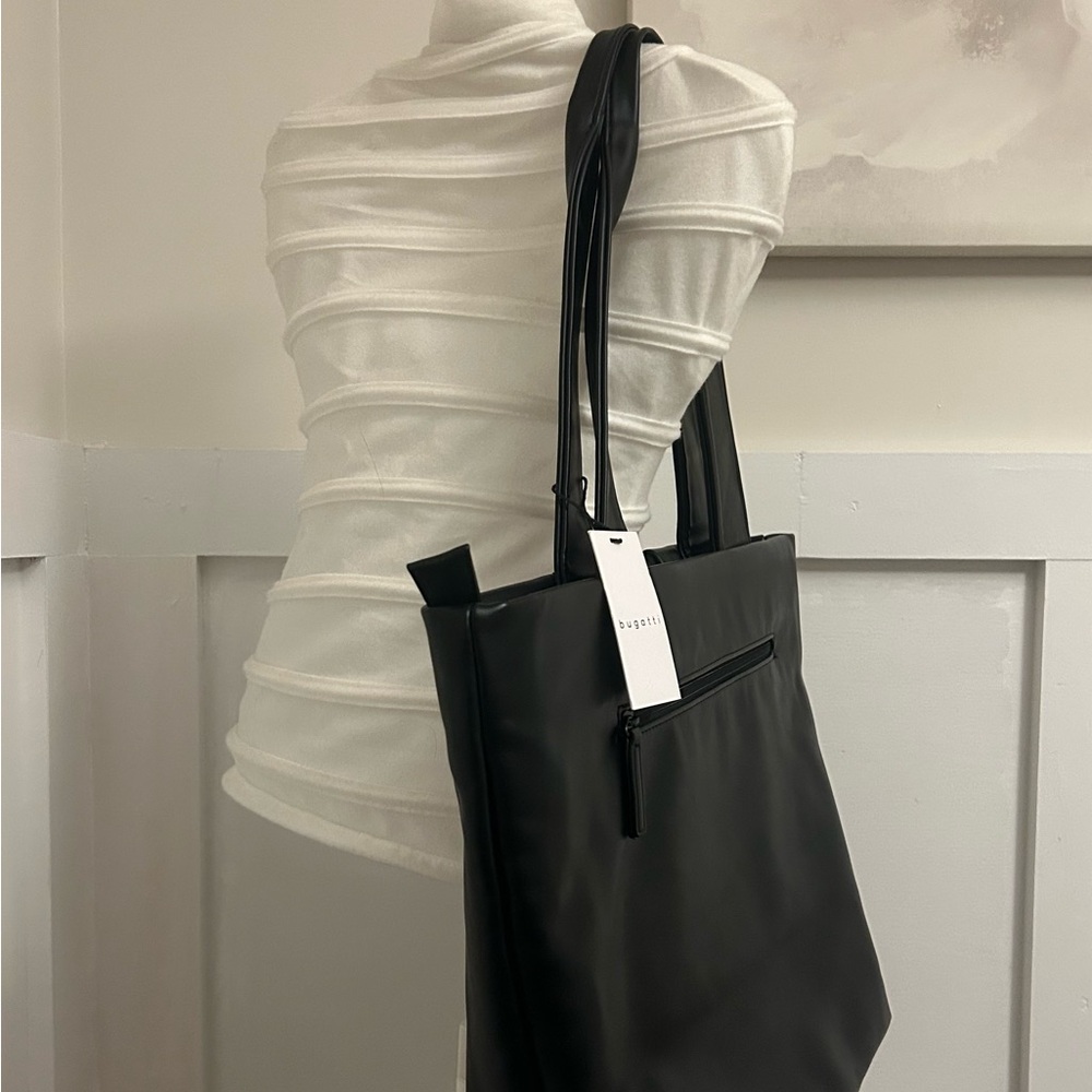 Bugatti Black vegan Tote Bag with zipper closure outside zipper🆓umbrella - Picture 12 of 15